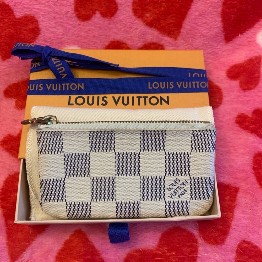 Louis Vuitton Key Pouch - Picture 2 of 14